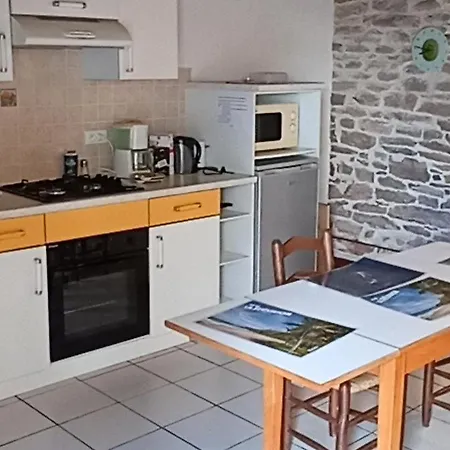 Holiday home Les Et D'hotes Du Mas De Bouzou