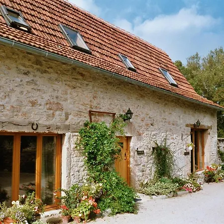 Holiday home Les Et D'hotes Du Mas De Bouzou