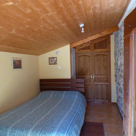 Les Et D'hotes Du Mas De Bouzou