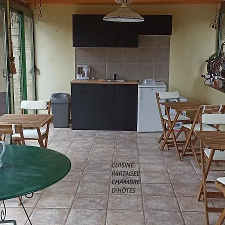 Holiday home Les Et D'hotes Du Mas De Bouzou