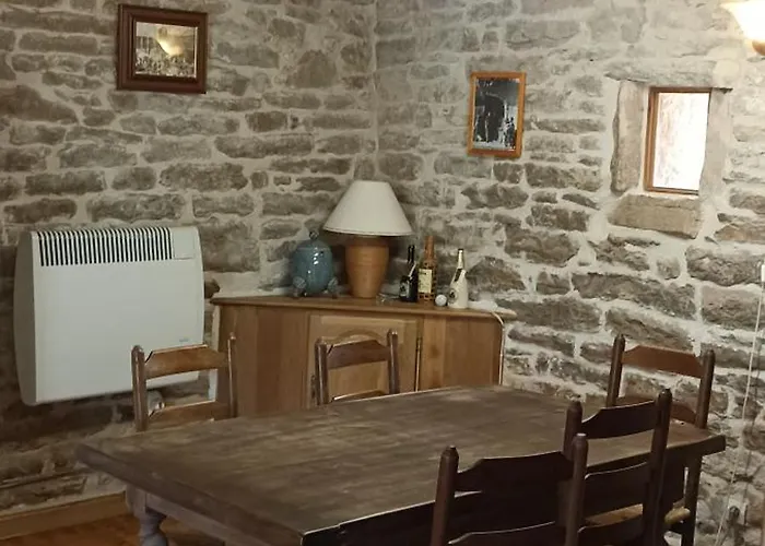 Les Et D'hotes Du Mas De Bouzou Tatil Evi *