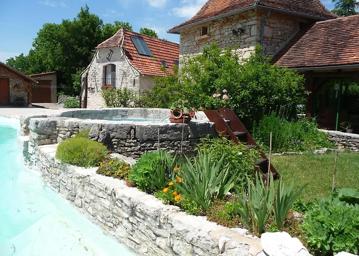 Les Et D'hotes Du Mas De Bouzou *