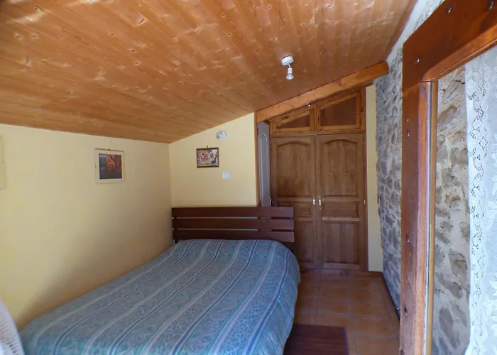 Les Et D'hotes Du Mas De Bouzou